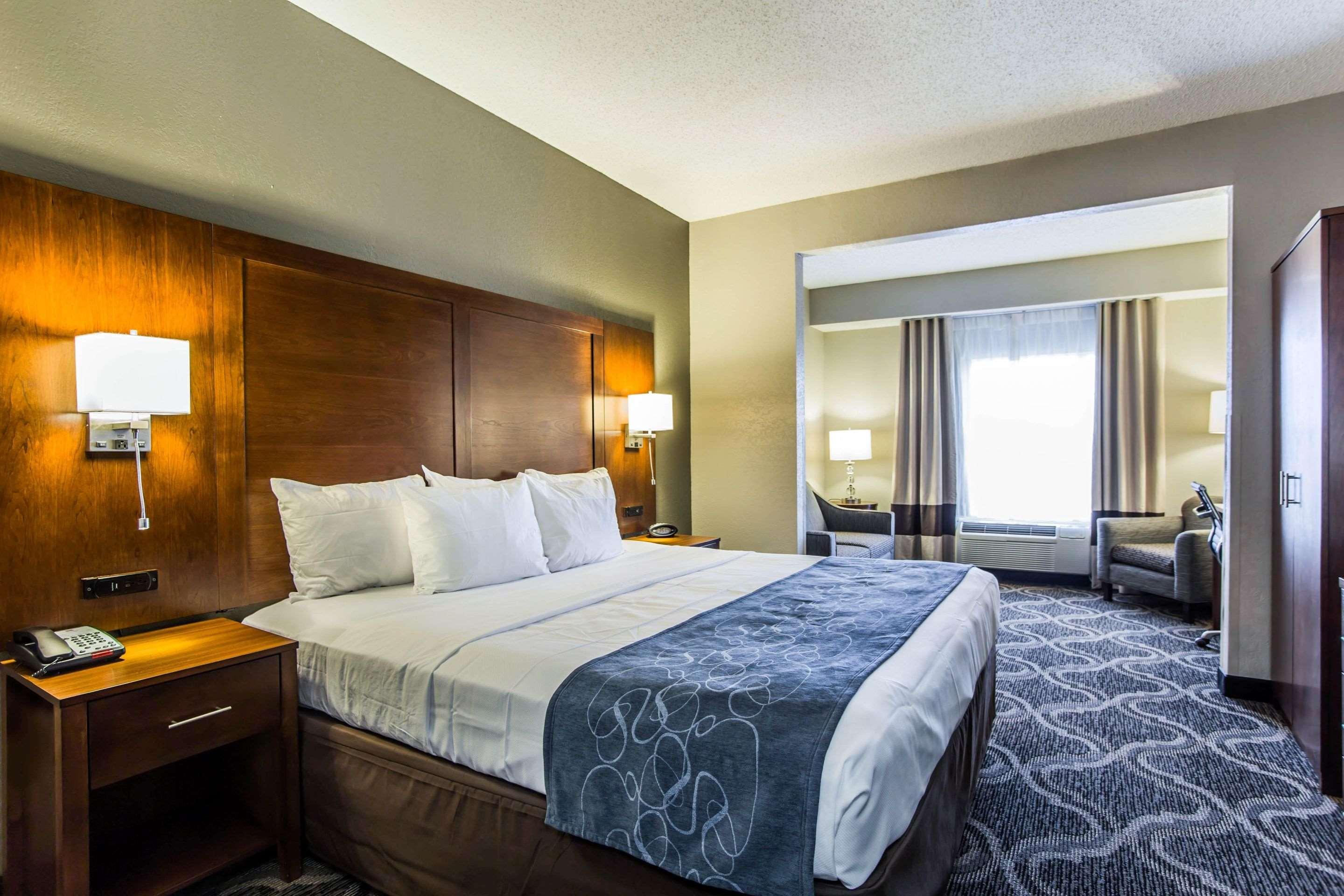 Comfort Suites Pineville - Ballantyne Area Exterior photo
