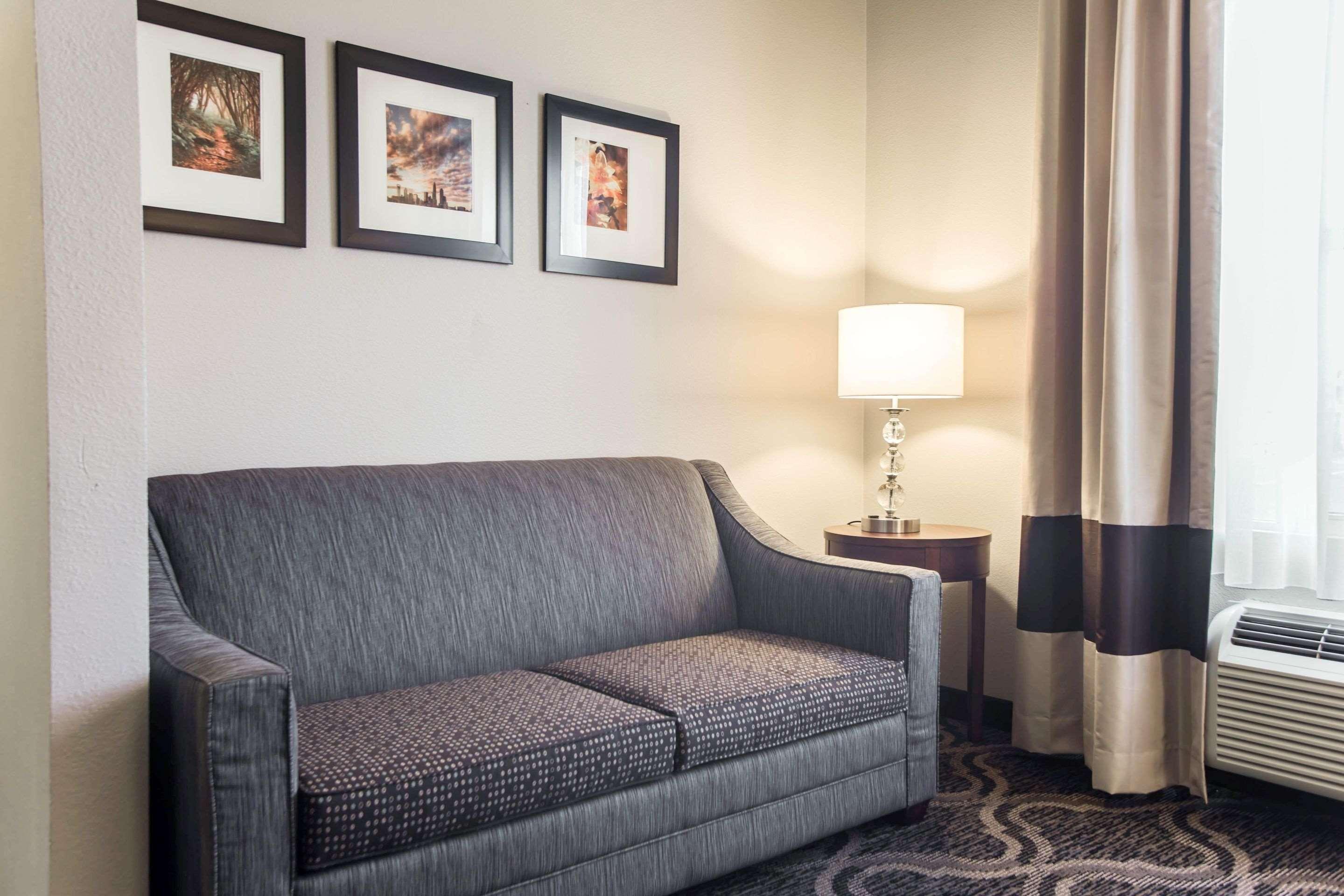 Comfort Suites Pineville - Ballantyne Area Exterior photo